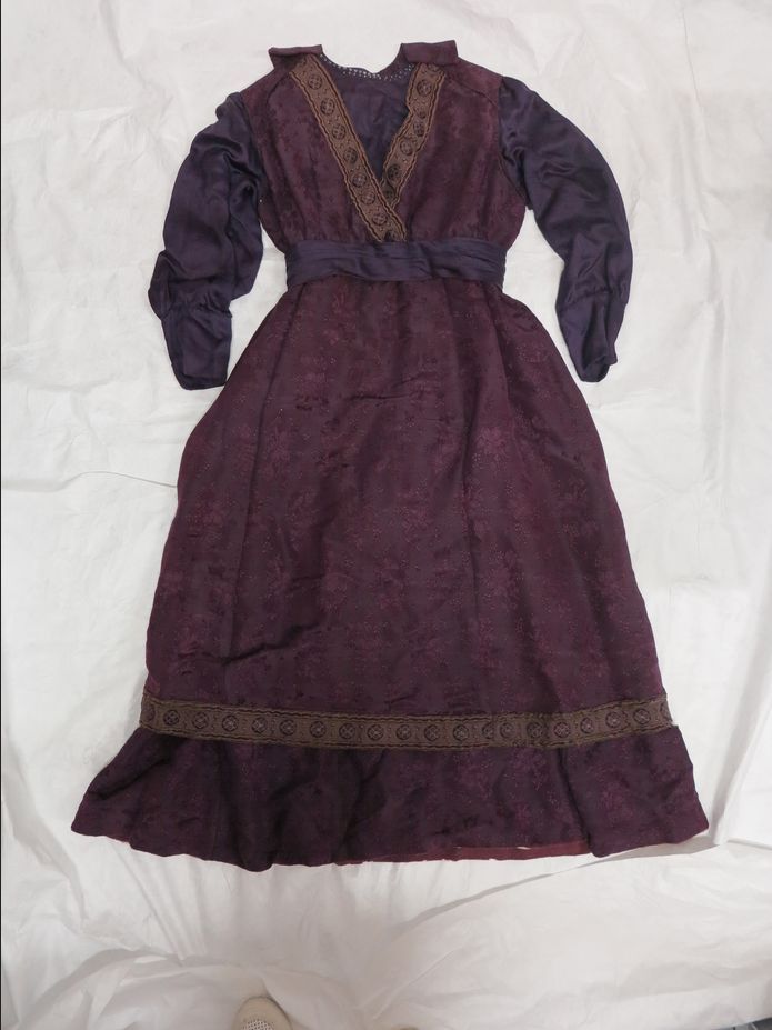 Robe en reps broché (4e quart du XIXe siècle)